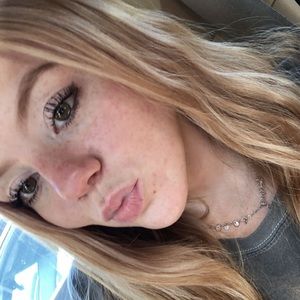 Meet your Posher, Leah